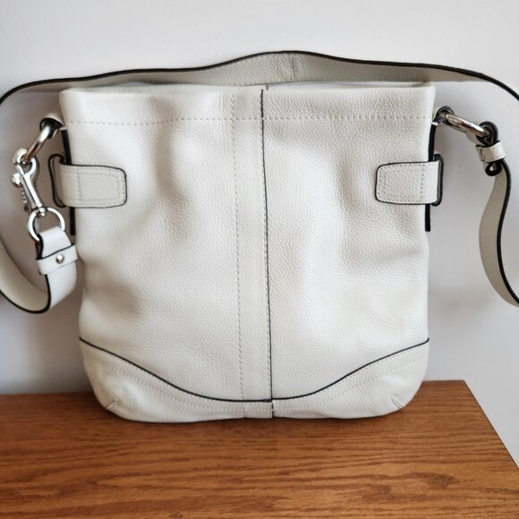 COACH WHITE PEBBLED LEATHER CHAIN DUFFLE SHOULDER BAG D1280-F19722 - Picture 3 of 12